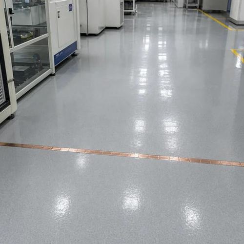 Chi tiết dải tiếp đất trên sàn chống tĩnh điện phòng sạch